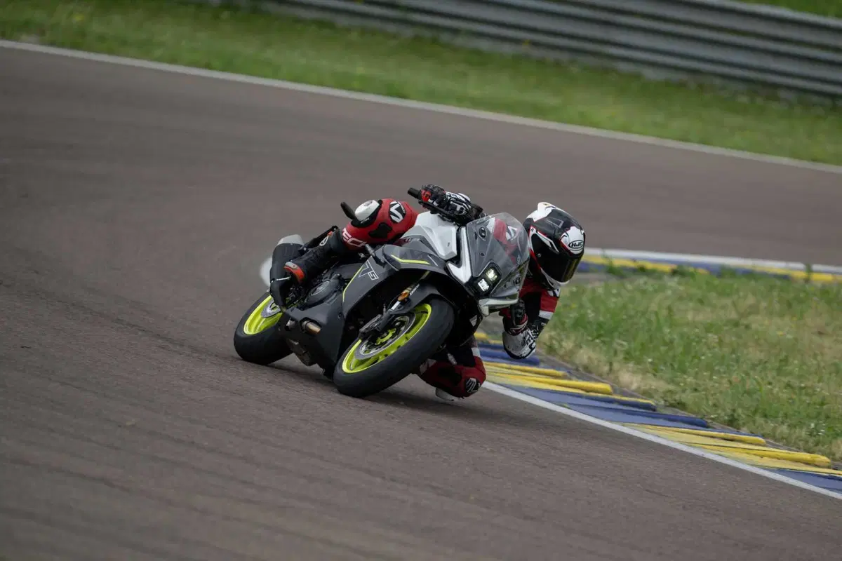 Benelli Tornado 550 2025: test in pista, pro e contro [VIDEO E GALLERY] (71)