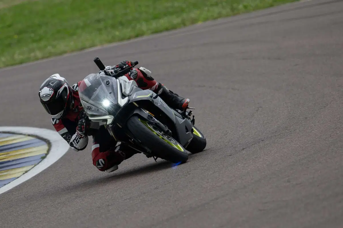 Benelli Tornado 550 2025: test in pista, pro e contro [VIDEO E GALLERY] (72)