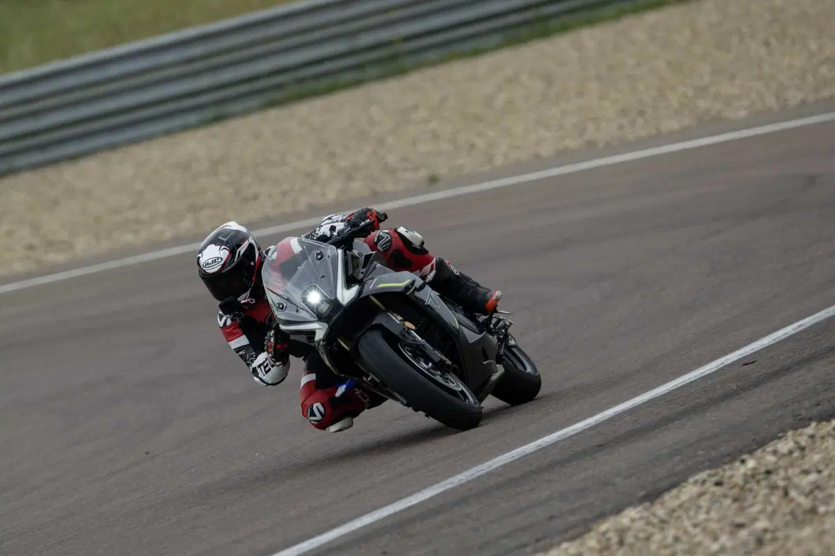 Benelli Tornado 550 2025: test in pista, pro e contro [VIDEO E GALLERY] (77)