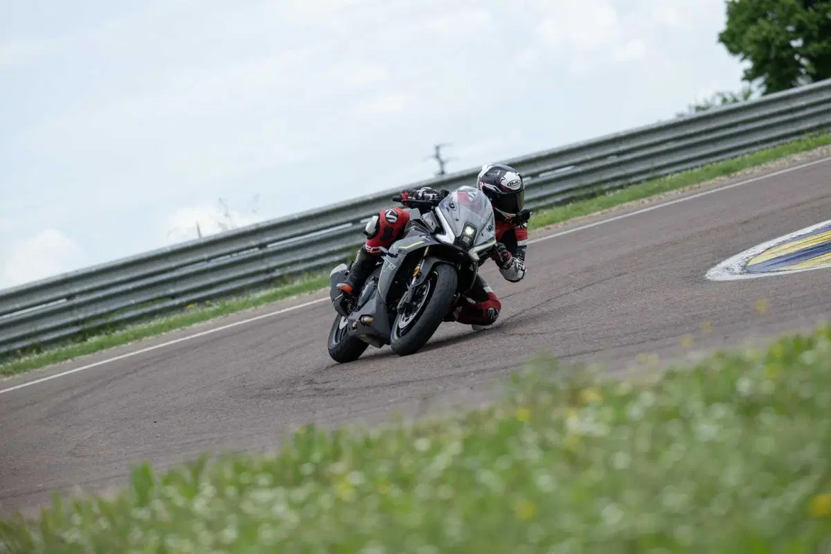 Benelli Tornado 550 2025: test in pista, pro e contro [VIDEO E GALLERY] (85)