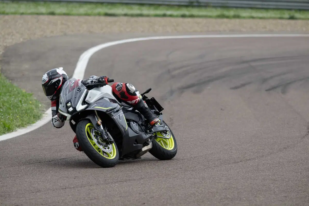 Benelli Tornado 550 2025: la prova in pista (4)