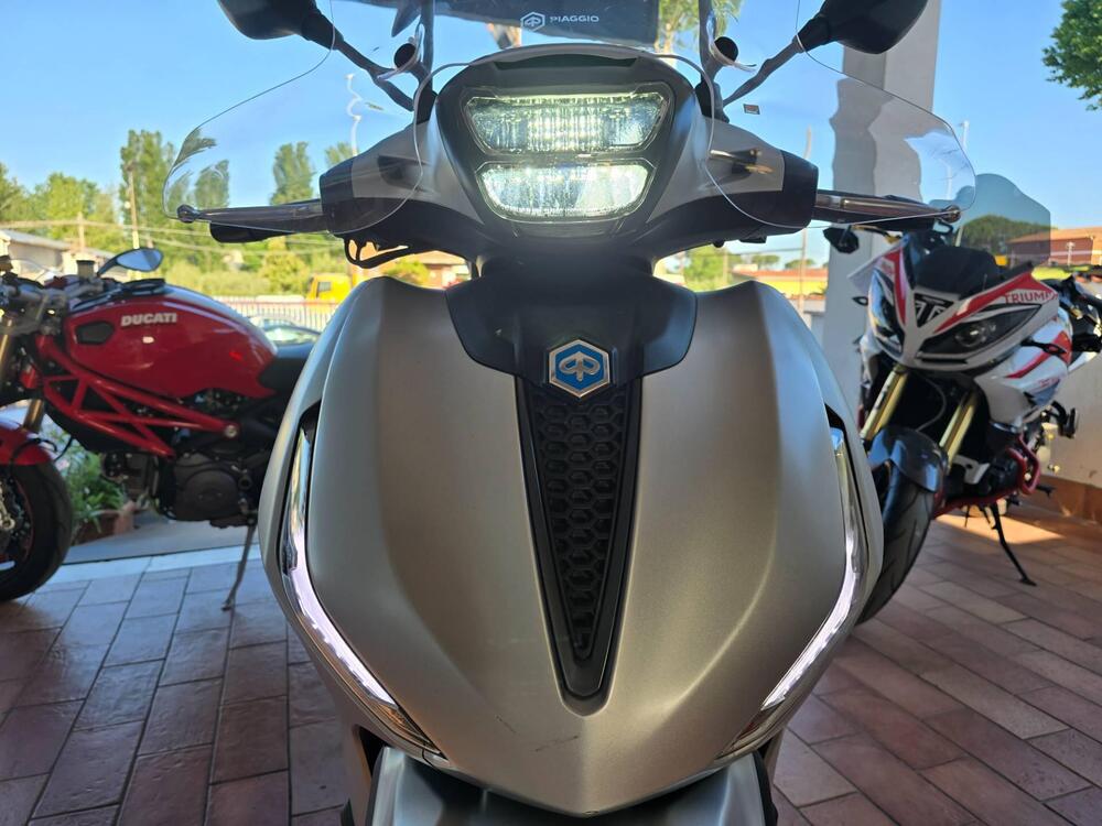 Piaggio Beverly 400 S ABS-ASR (2021 - 24) (2)