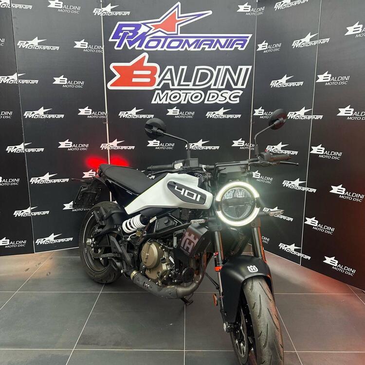 Husqvarna Svartpilen 401 (2024 - 25) (3)