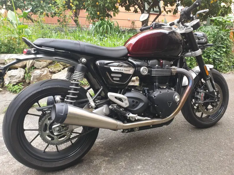 Triumph Speed Twin 1200 Stealth Edition (2024)
