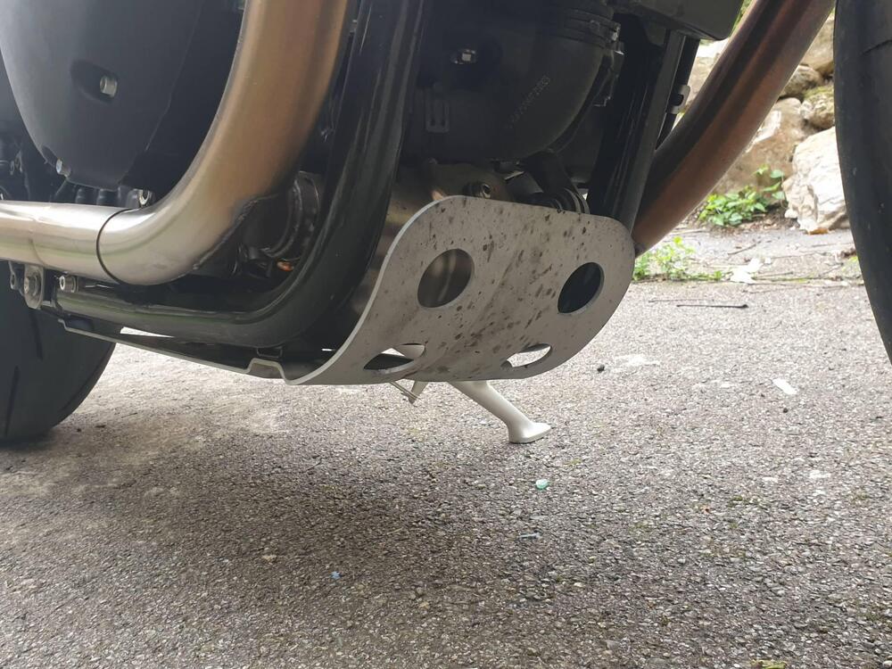 Triumph Speed Twin 1200 Stealth Edition (2024) (4)