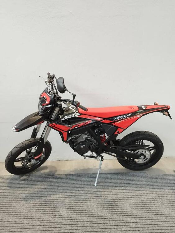 Betamotor RR 125 4T Motard T (2025) (2)