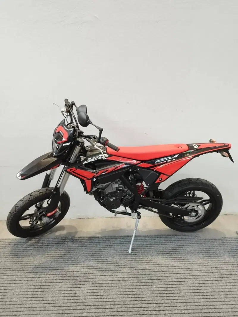 Betamotor RR 125 4T Motard T (2025 - 26) (2)