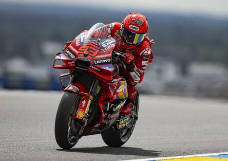 Vince la Sprint Marc Marquez, secondo Alex Marquez e terzo Aldeguer. Quarto Quartararo, caduto Bagnaia! [RISULTATI]