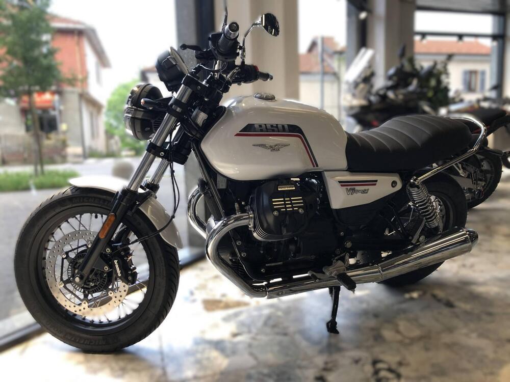 Moto Guzzi V7 Special (2025)