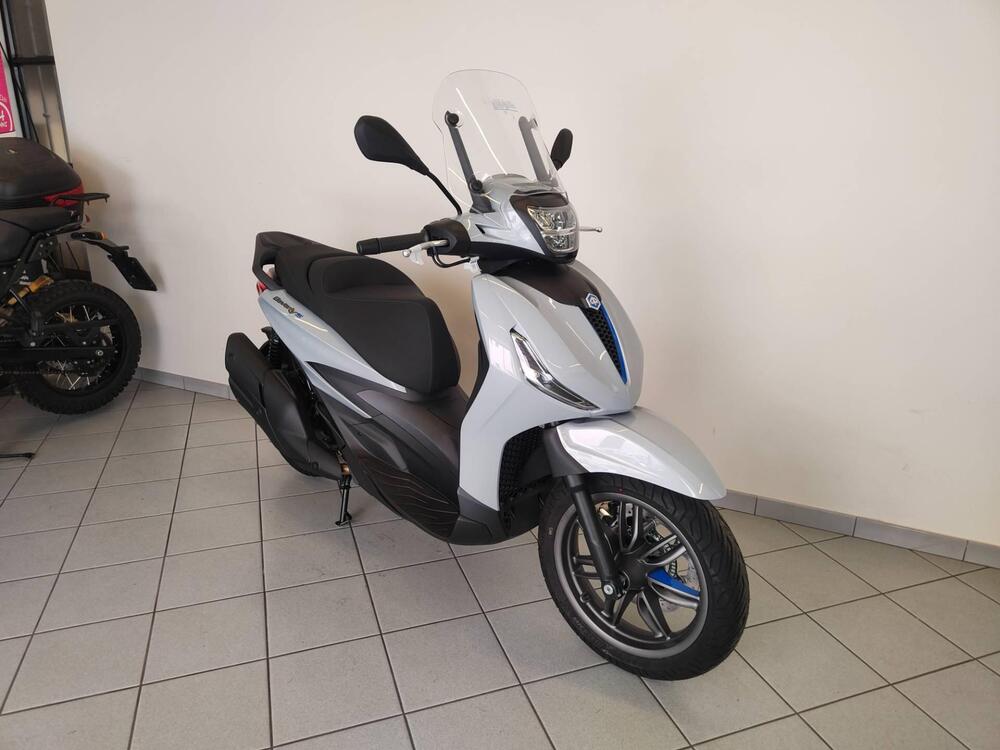 Piaggio Beverly 400 S (2025) (2)
