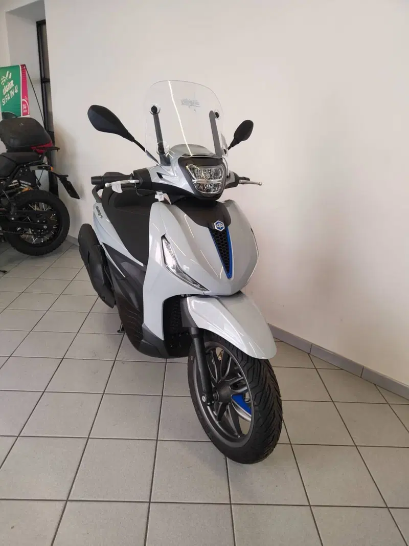 Piaggio Beverly 400 S (2025 - 26) (5)