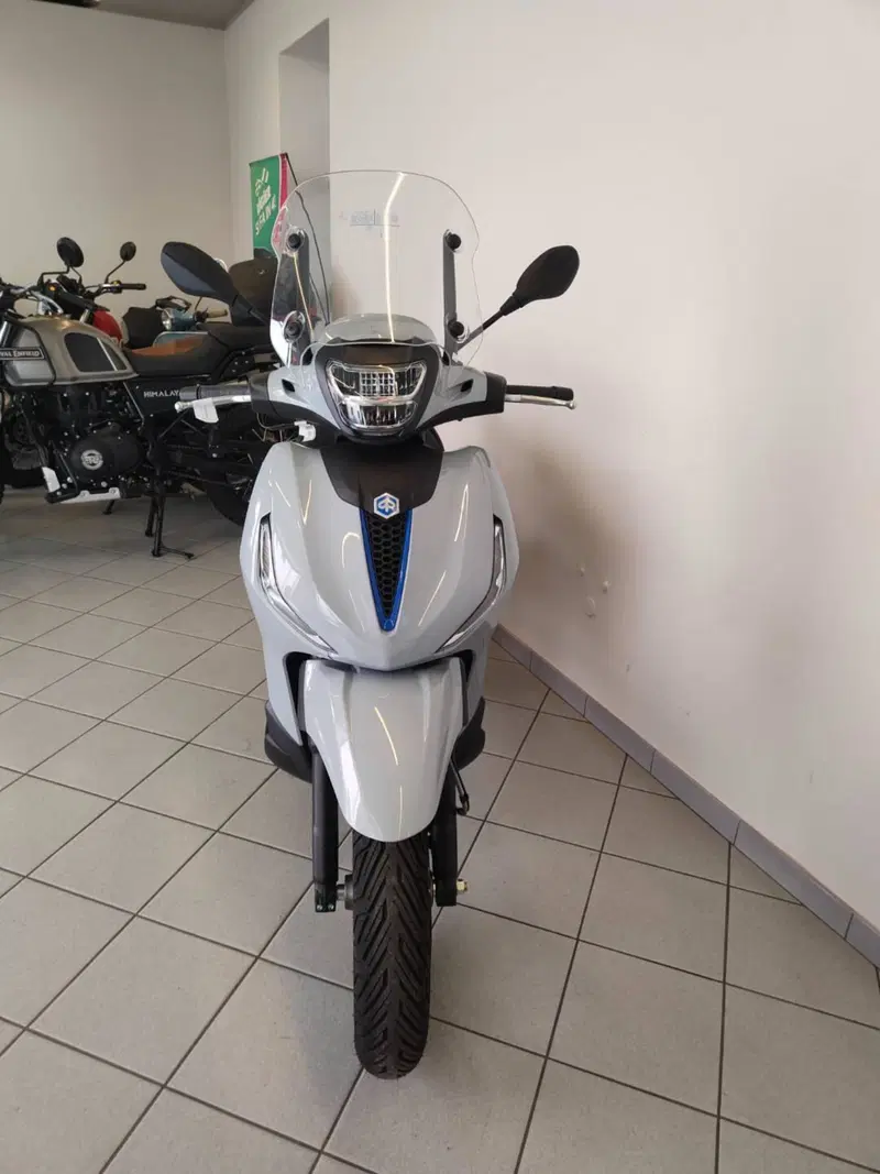 Piaggio Beverly 400 S (2025 - 26) (6)