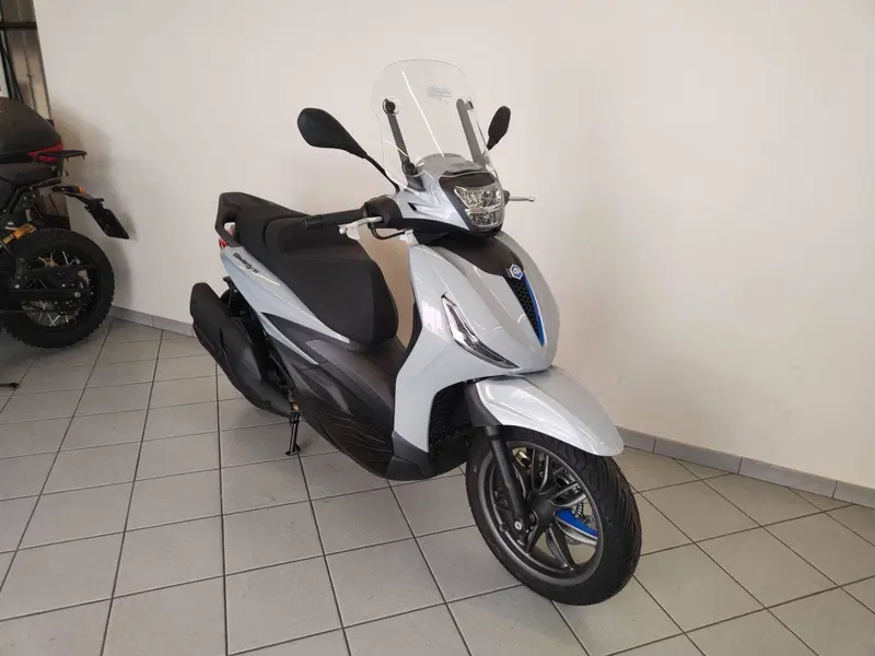 Piaggio Beverly 400 S (2025 - 26) (8)