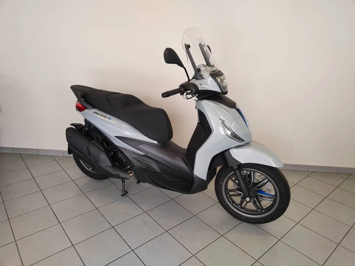 Piaggio Beverly 400 S (2025 - 26) (9)
