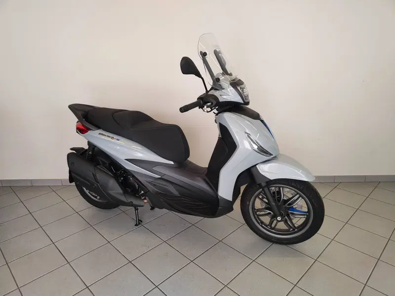 Piaggio Beverly 400 S (2025 - 26) (13)