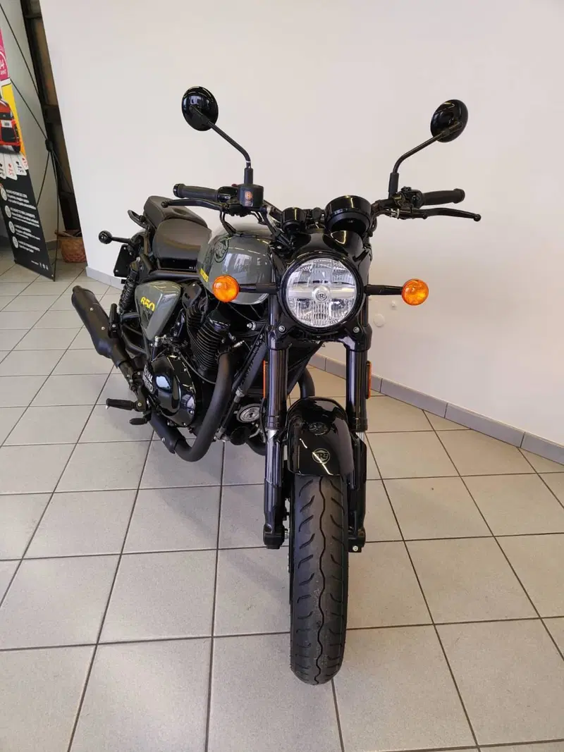 Royal Enfield Shotgun 650 (2024 - 26) (12)