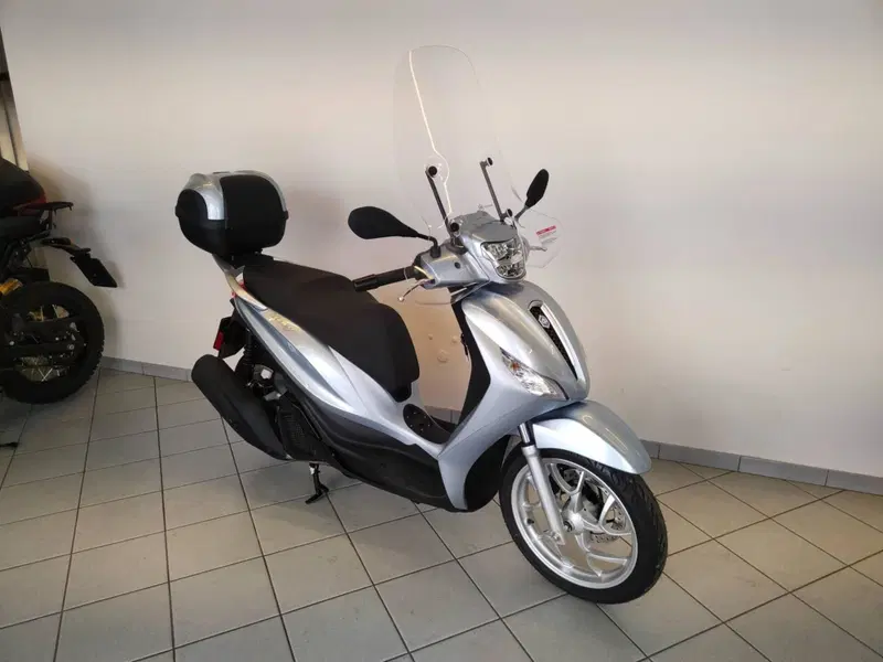 Piaggio Medley 200 (2025 - 26) (9)