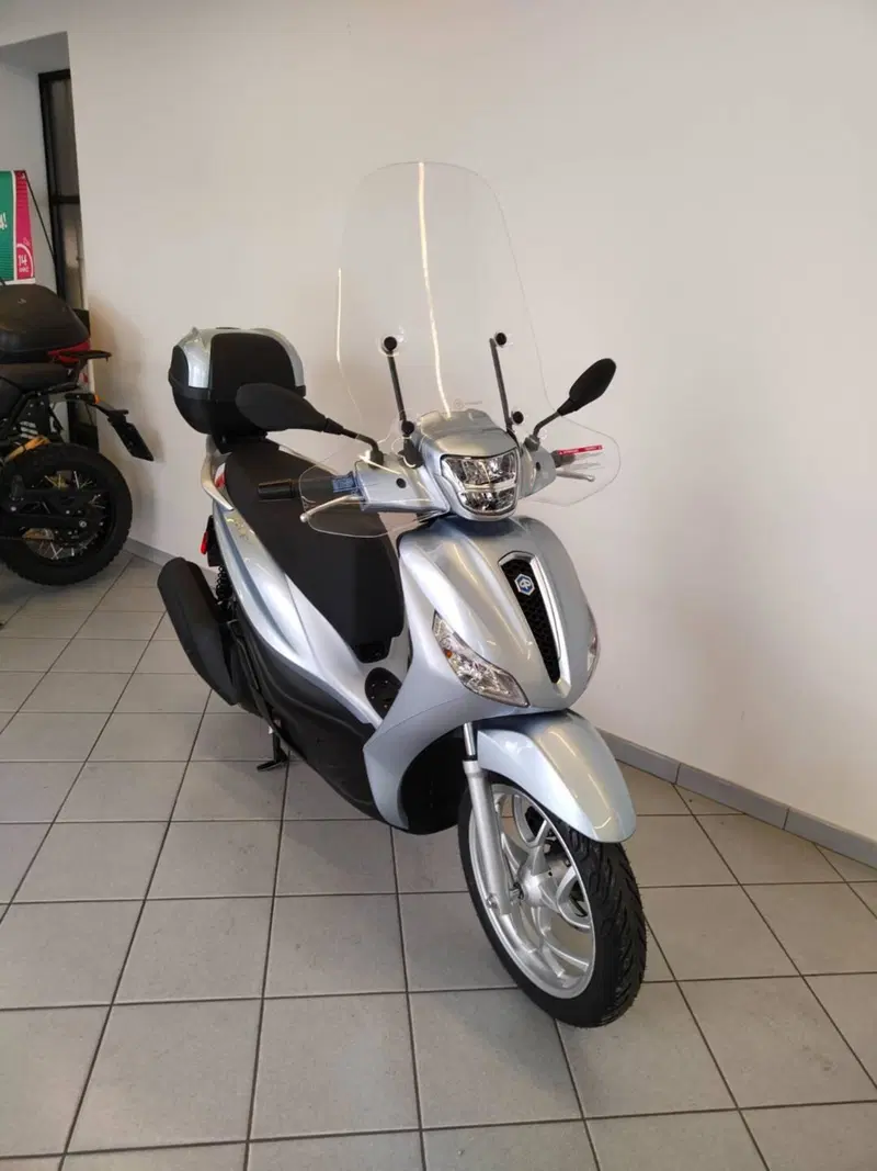 Piaggio Medley 200 (2025 - 26) (12)
