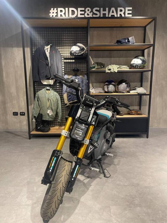 Bmw CE 02 (2024 - 25)