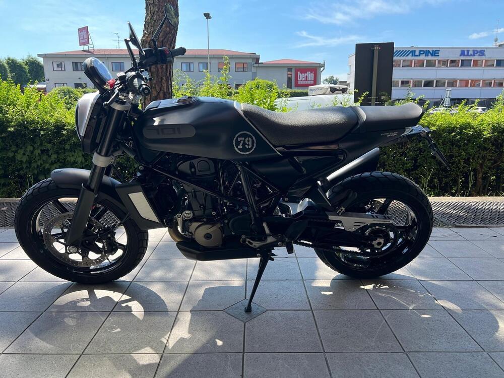 Husqvarna Svartpilen 701 (2020) (2)