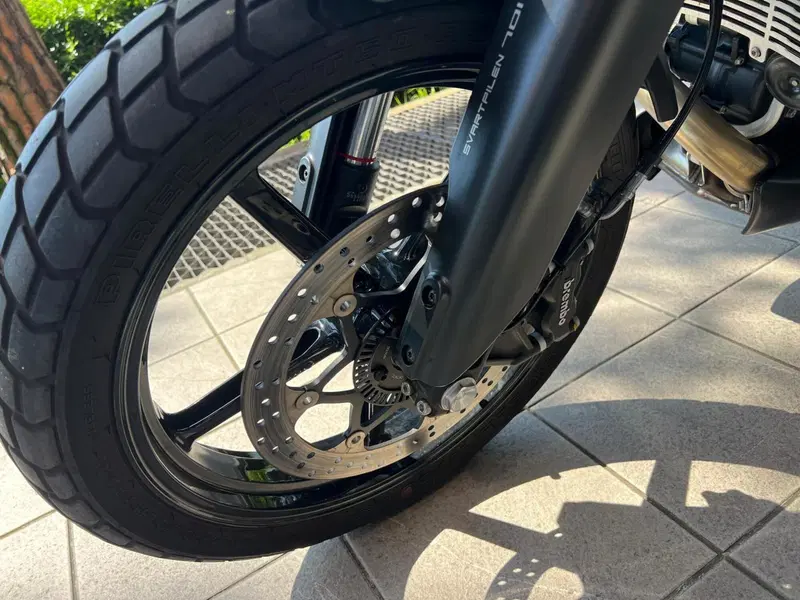 Husqvarna Svartpilen 701 (2020) (13)
