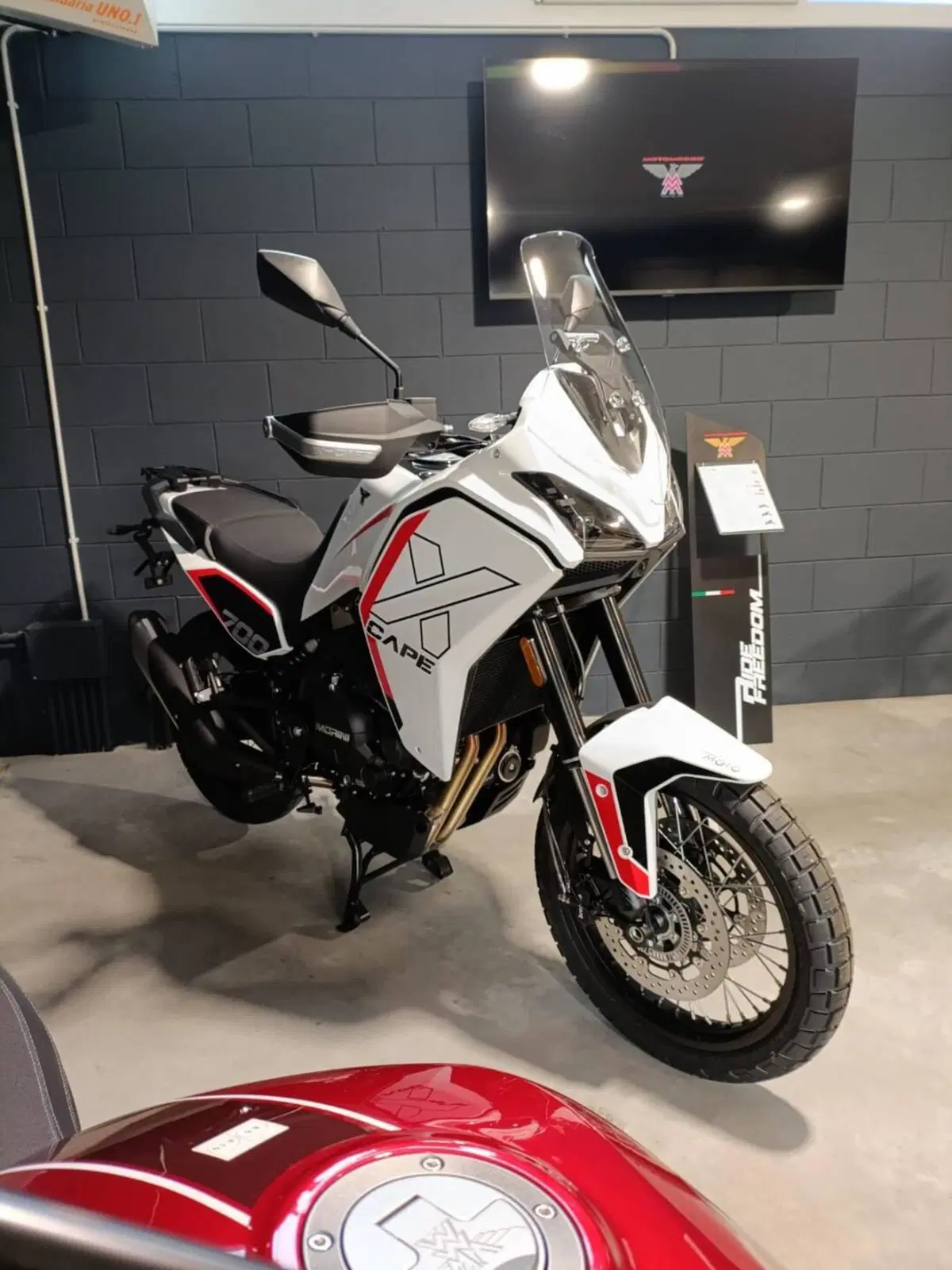 Moto Morini X-Cape 700 (2025 - 26) (2)
