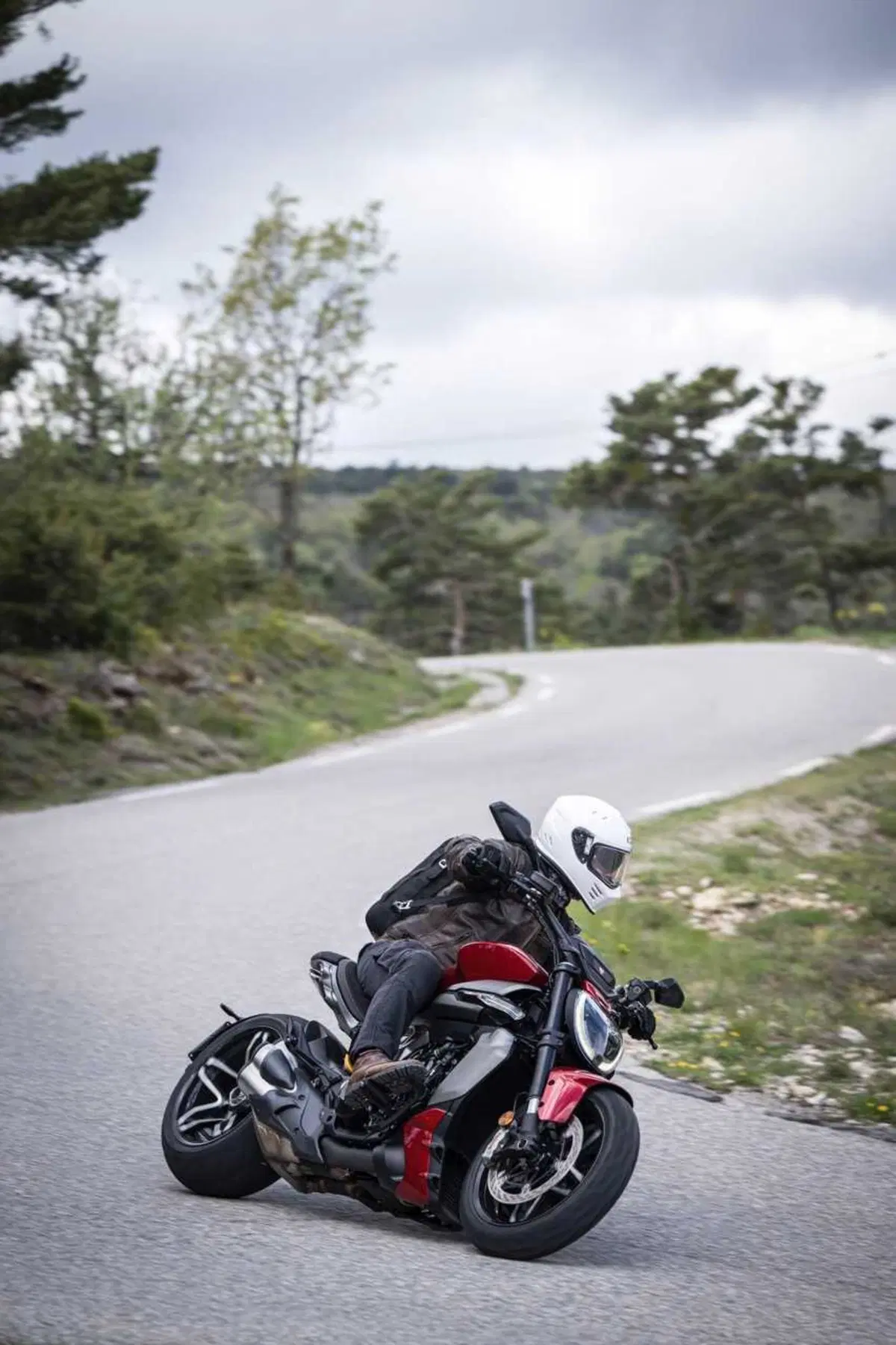 La cruiser da MotoGP! Abbiamo guidato la nuova Ducati XDiavel V4 [VIDEO] (2)
