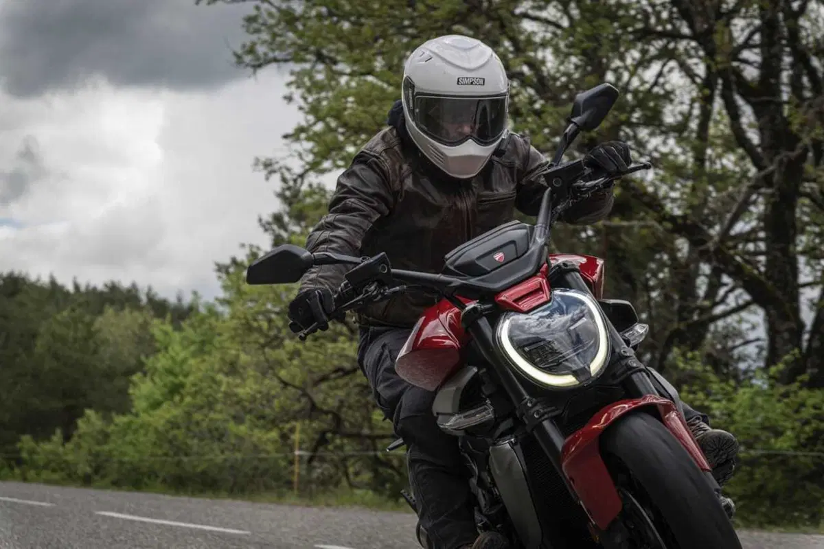 La cruiser da MotoGP! Abbiamo guidato la nuova Ducati XDiavel V4 [VIDEO] (21)