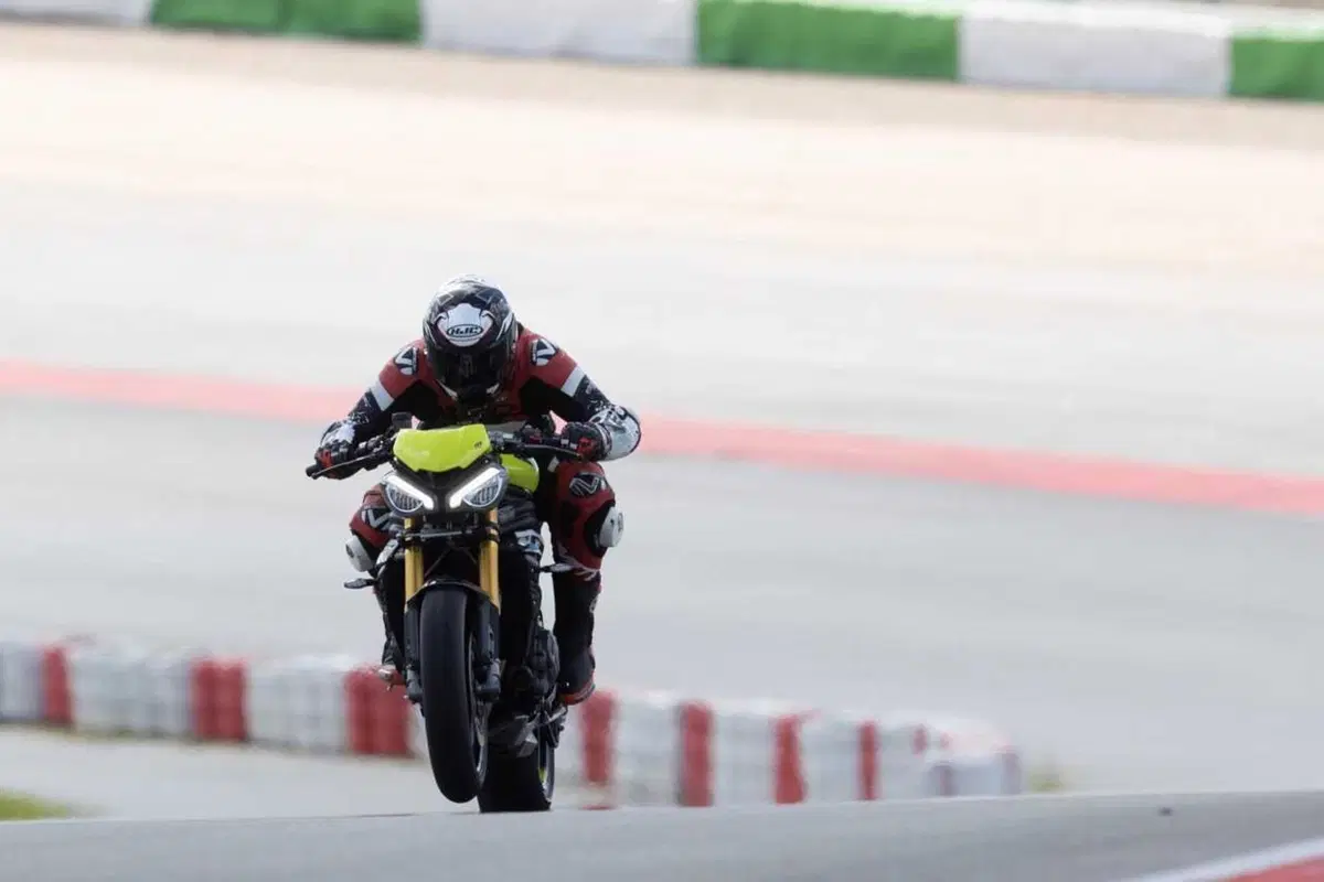 Triumph Speed Triple 1200 RX: test esclusivo. Pro e contro [VIDEO E GALLERY] (5)