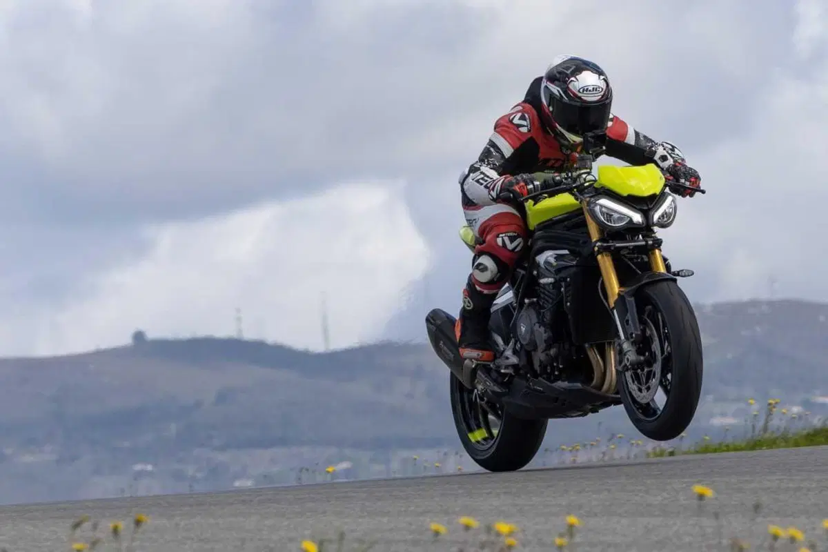 Triumph Speed Triple 1200 RX: test esclusivo. Pro e contro [VIDEO E GALLERY] (10)
