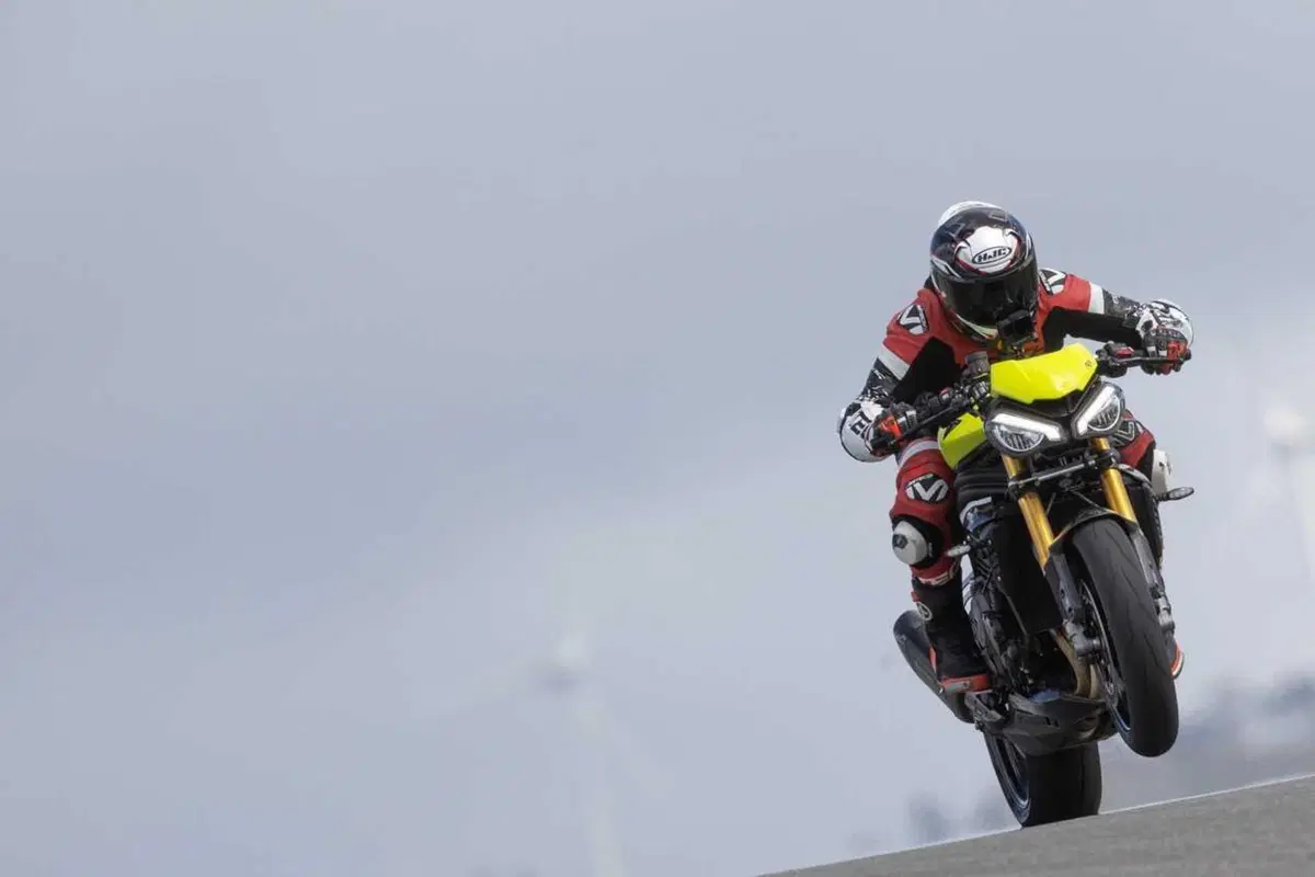 Triumph Speed Triple 1200 RX: test esclusivo. Pro e contro [VIDEO E GALLERY] (11)