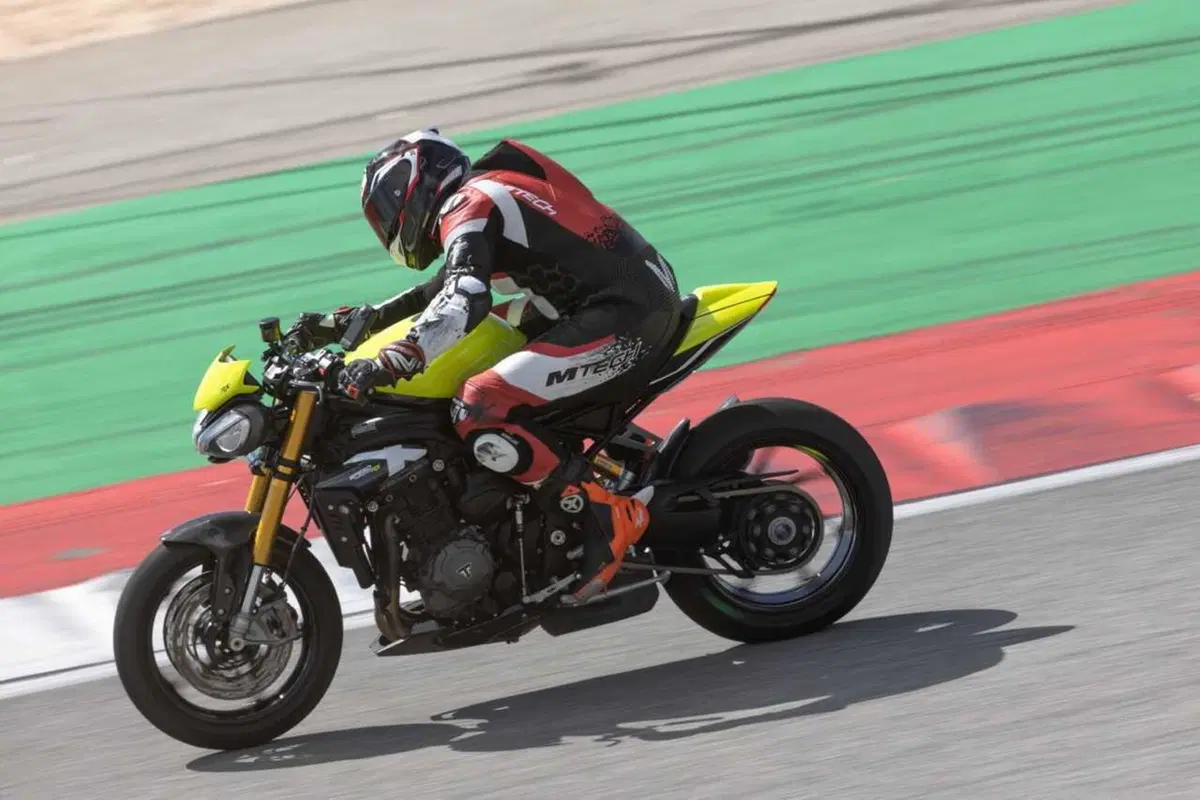 Triumph Speed Triple 1200 RX: test esclusivo. Pro e contro [VIDEO E GALLERY] (15)