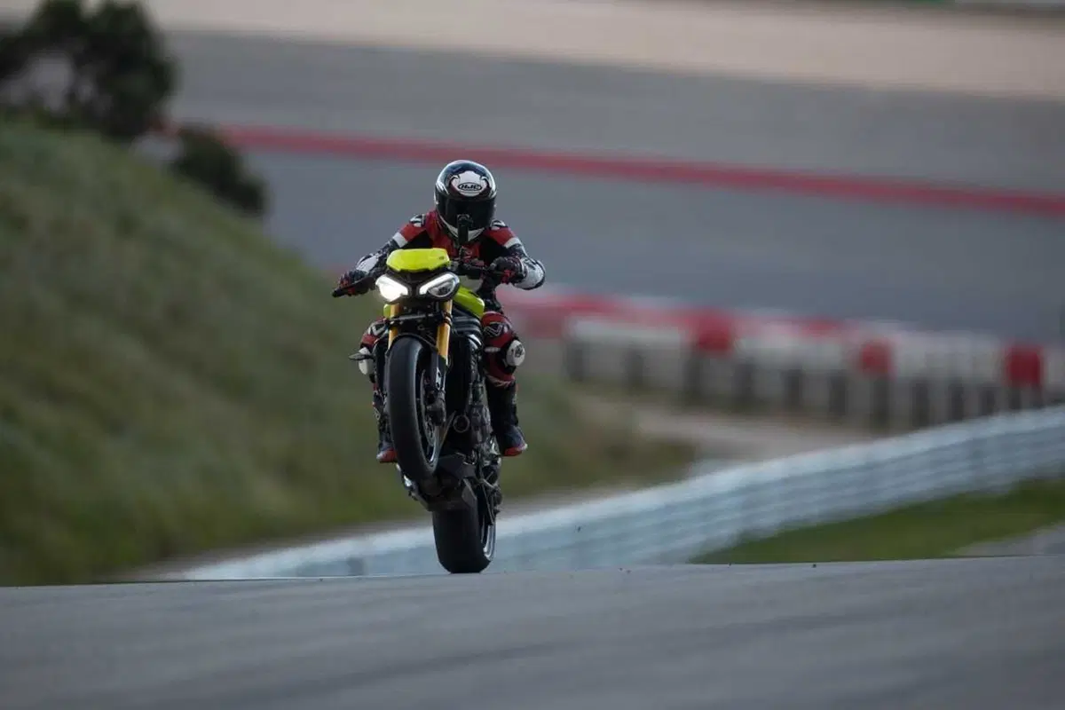 Triumph Speed Triple 1200 RX: test esclusivo. Pro e contro [VIDEO E GALLERY] (17)