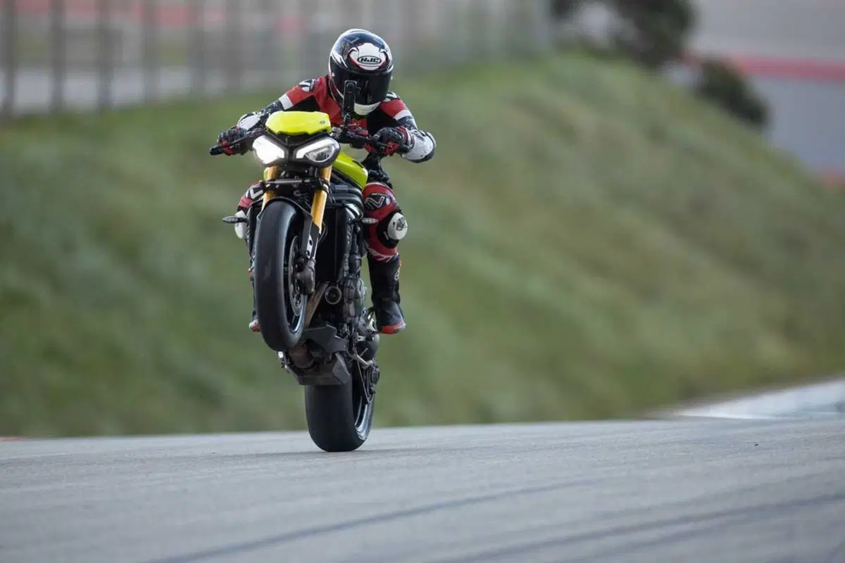 Triumph Speed Triple 1200 RX: test esclusivo. Pro e contro [VIDEO E GALLERY] (18)