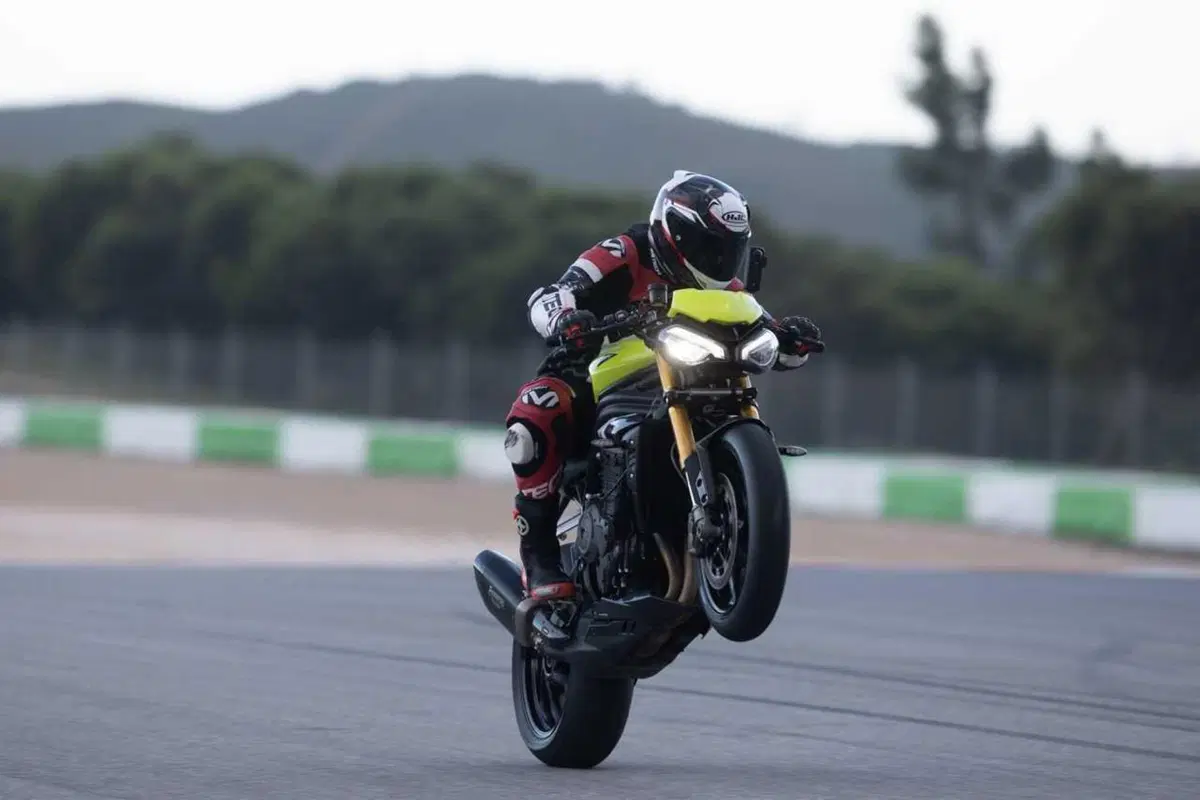 Triumph Speed Triple 1200 RX: test esclusivo. Pro e contro [VIDEO E GALLERY] (23)