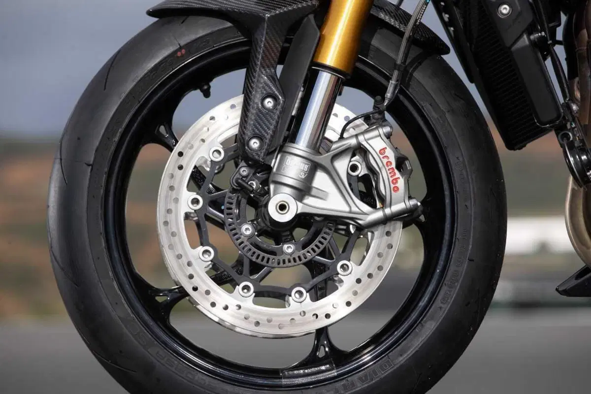 Triumph Speed Triple 1200 RX: test esclusivo. Pro e contro [VIDEO E GALLERY] (25)