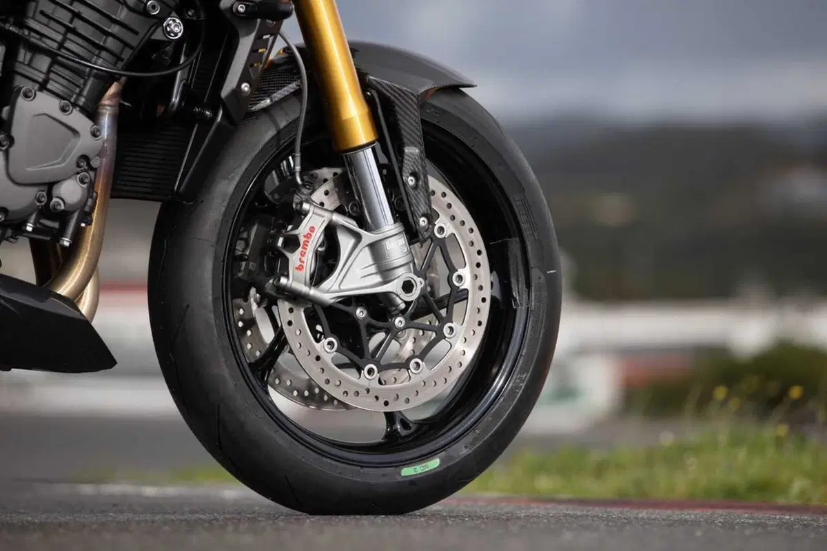 Triumph Speed Triple 1200 RX: test esclusivo. Pro e contro [VIDEO E GALLERY] (43)