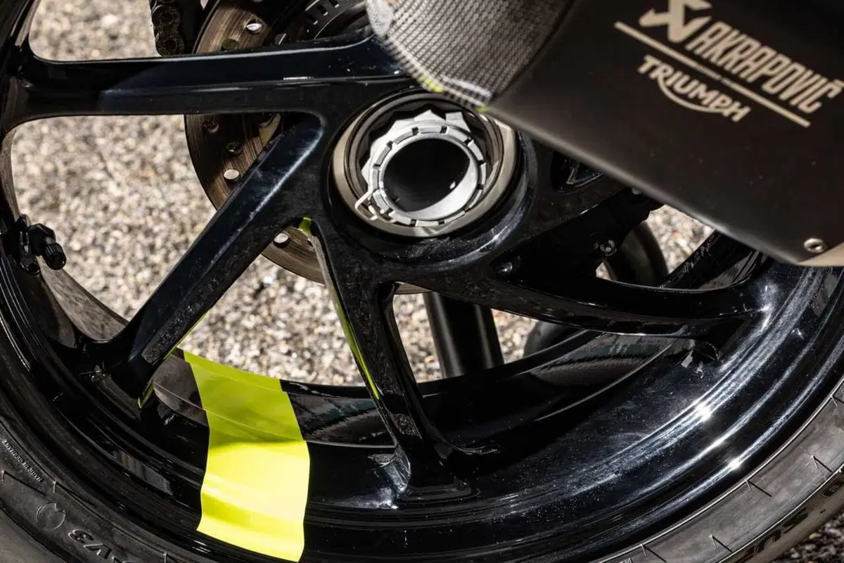 Triumph Speed Triple 1200 RX: test esclusivo. Pro e contro [VIDEO E GALLERY] (59)