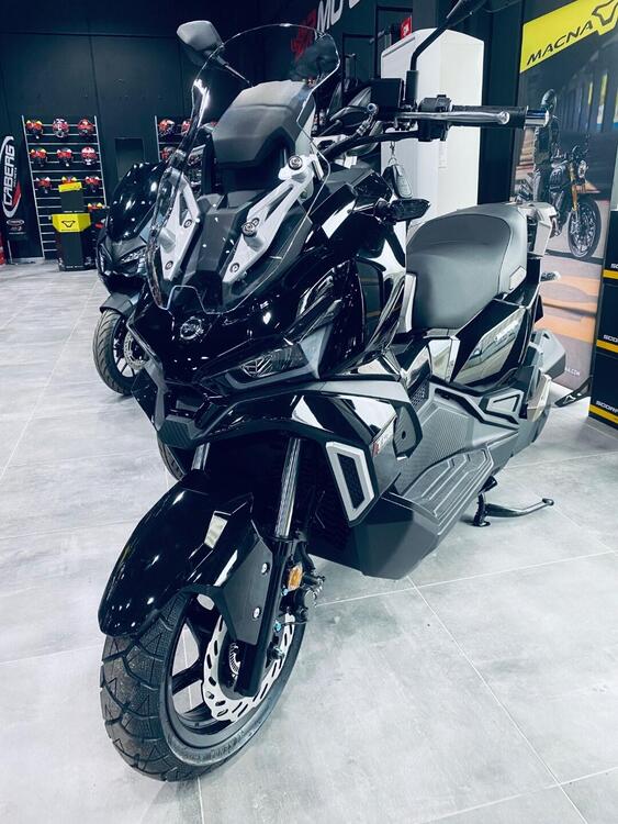 Sym ADX 125 (2025) (2)