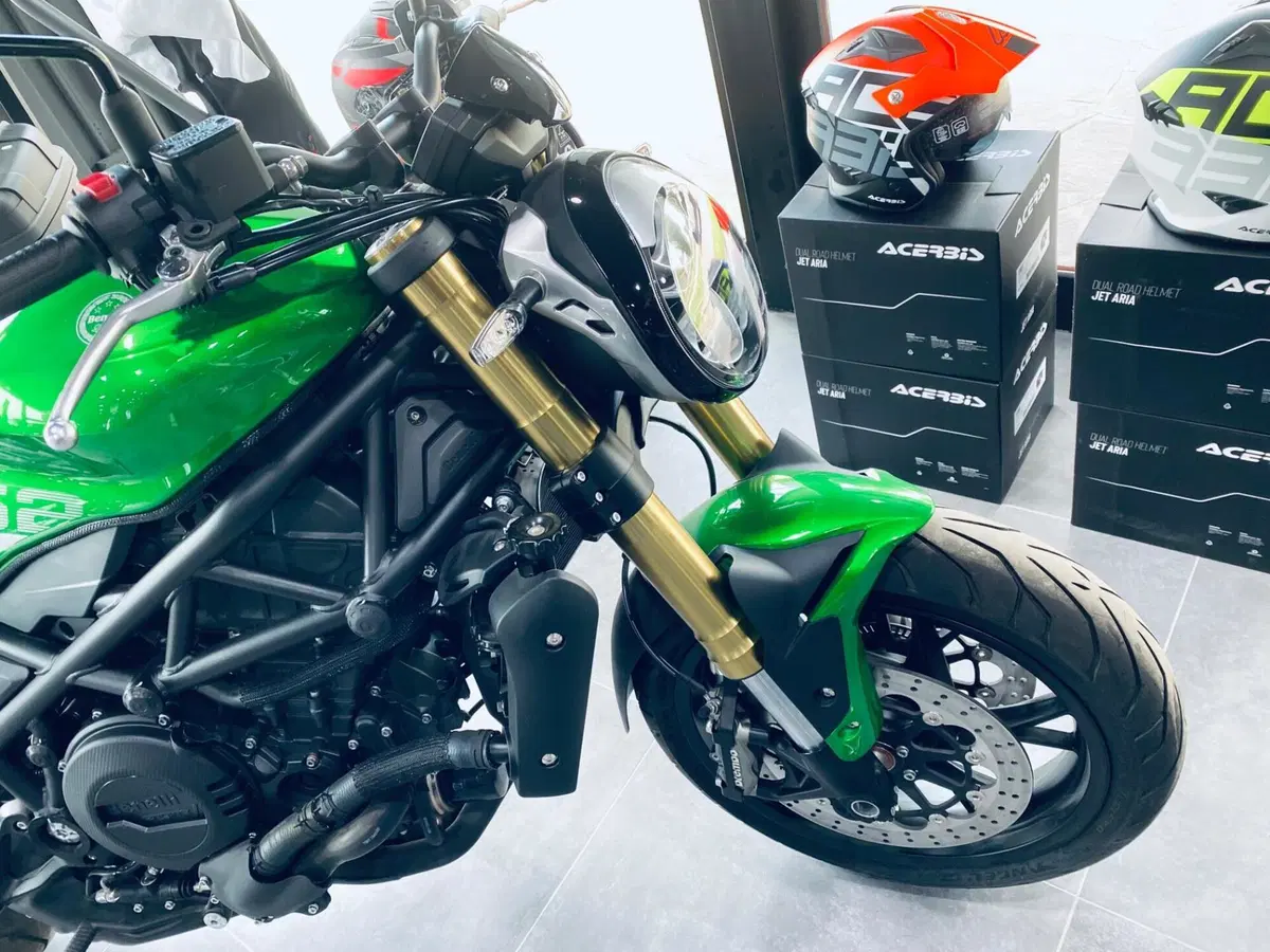 Benelli 752 S (2022 - 25) (4)