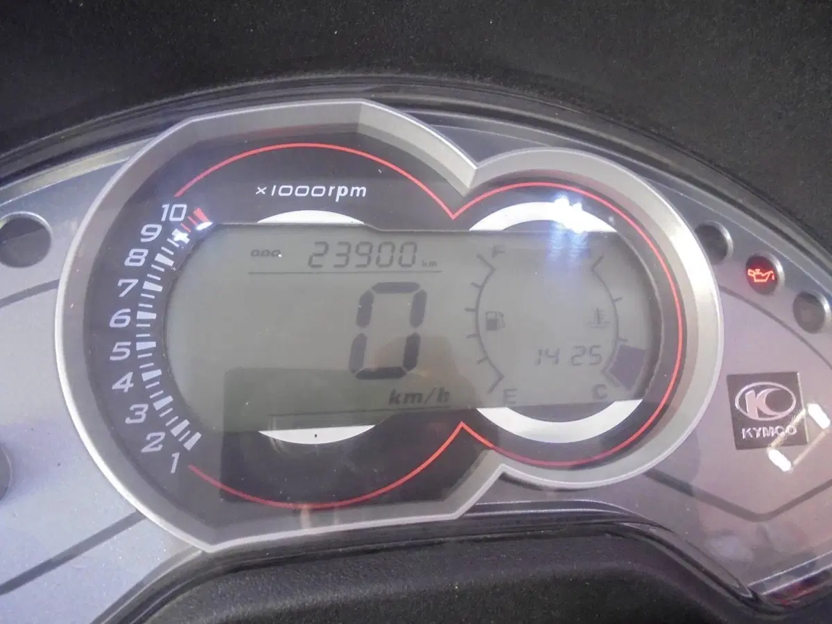 Kymco K-Xct 300i ABS (2012 - 17) (4)