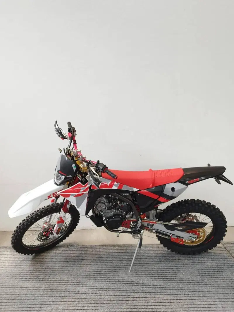 Fantic Motor XEF 125 Competition (2025 - 26) (2)