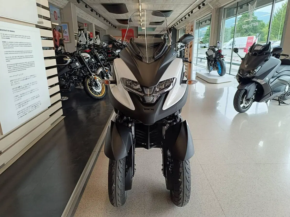 Yamaha Tricity 300 (2025 - 26) (2)