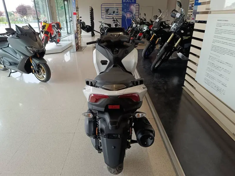 Yamaha Tricity 300 (2025 - 26) (3)