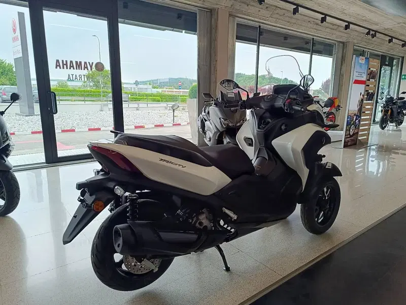 Yamaha Tricity 300 (2025 - 26) (4)
