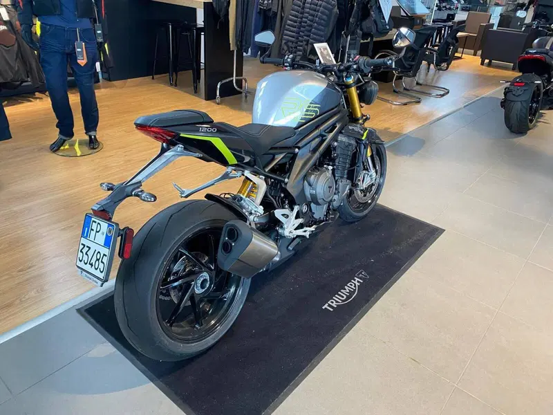 Triumph Speed Triple 1200 RS (2025 - 26) (2)