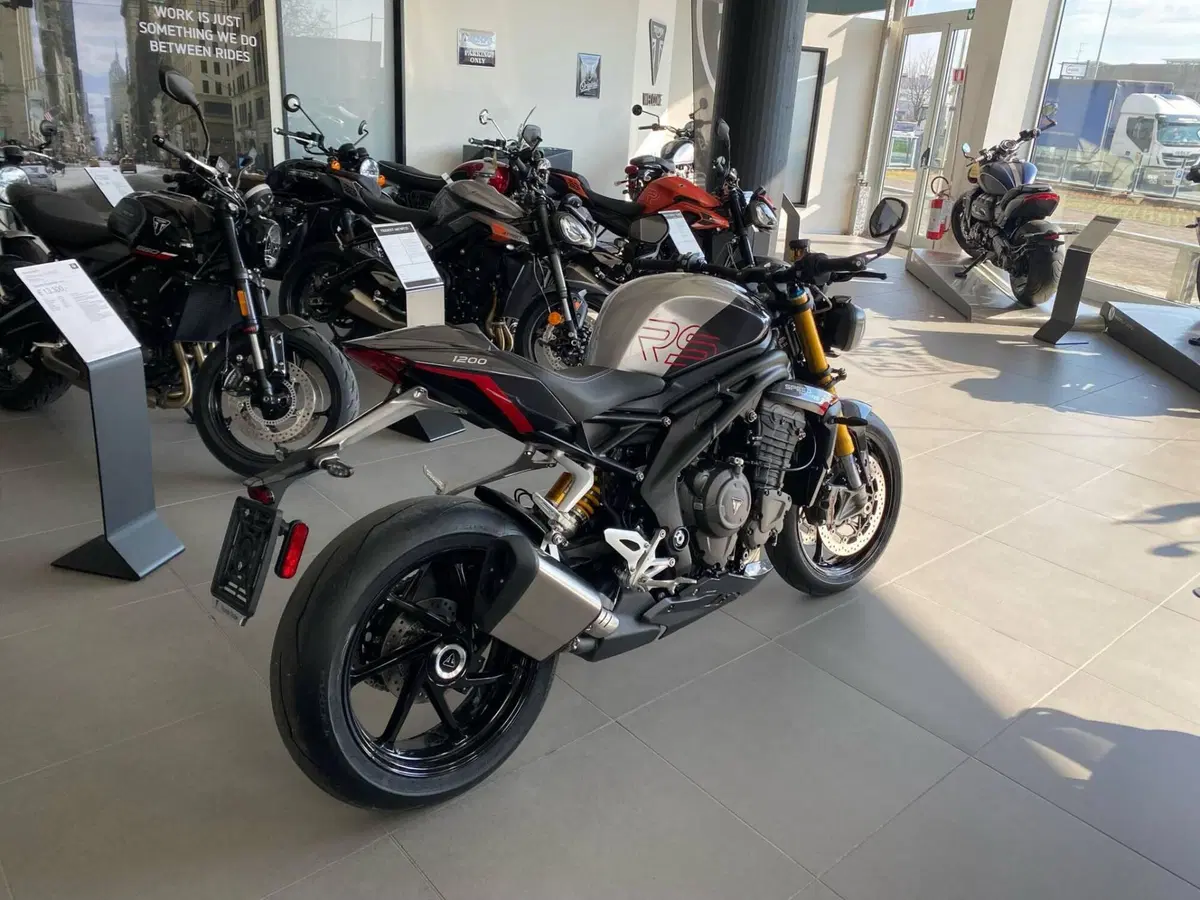 Triumph Speed Triple 1200 RS (2025 - 26) (6)