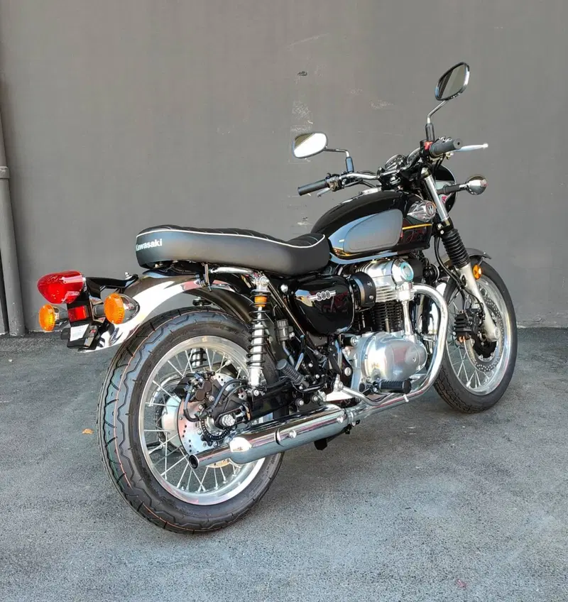 Kawasaki W 800 (2021 - 26) (2)
