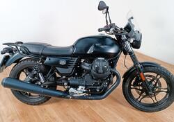 Moto Guzzi V7 III Stone (2017 - 20) usata