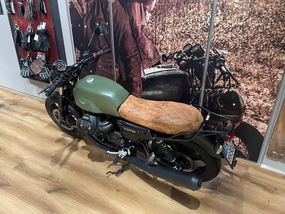 Moto Guzzi V7 III Stone (2017 - 20) (5)